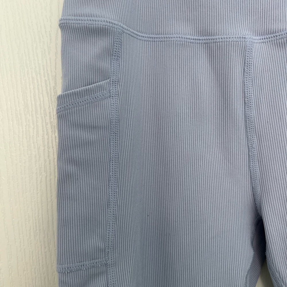 Zella girls lavender Capris, size 10-12